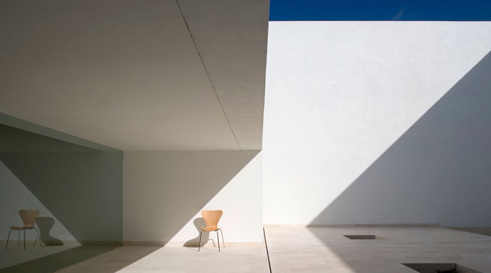 Luz natural en arquitectura de la Casa Guerrero de Campo Baeza con manejo controlado de iluminación